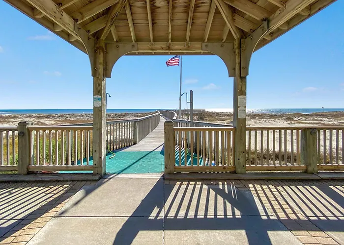 Club B1701 Beachfront Corner Arcade Pools Hot Tubs Apartment *